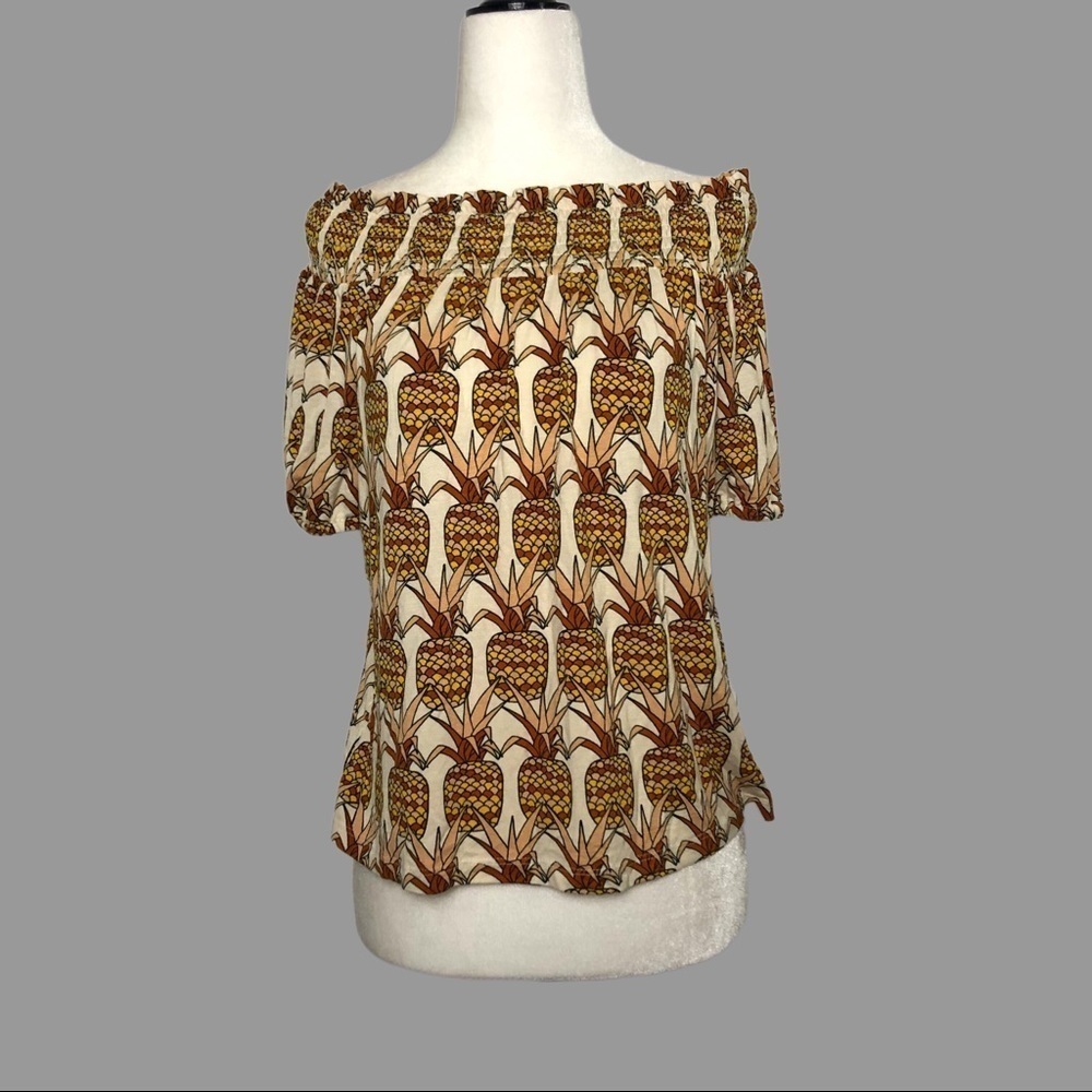 💛 S 💛 NWT Off The Shoulder Back Bow Pineapple Anthro Blouse